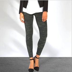 SPANX Camo Print Cropped Leggings ~ NWT